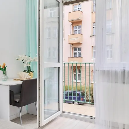 Charming Family In By Renters *