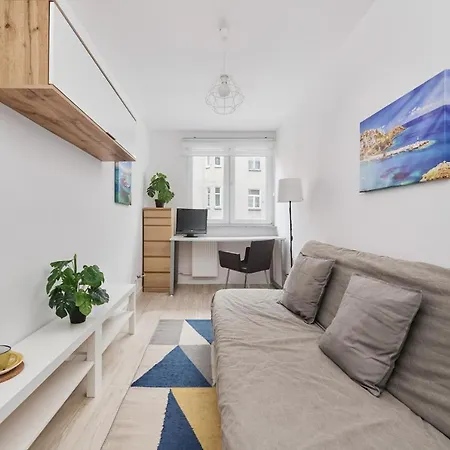 Charming Family In By Renters شقة فروتسواف