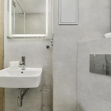 Charming Family In By Renters *