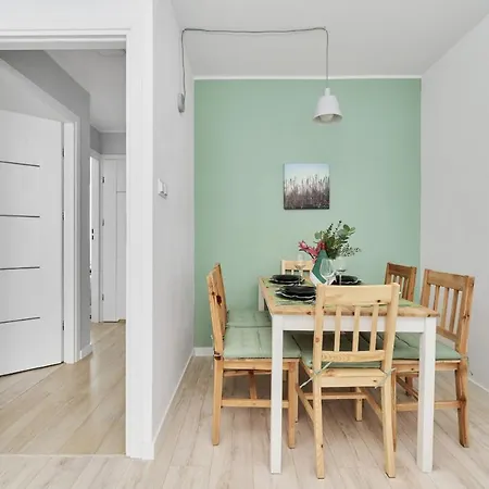 Charming Family In By Renters شقة فروتسواف